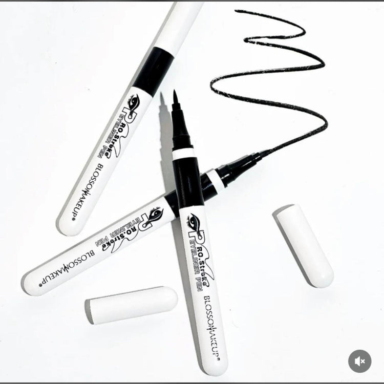 Eyeliner – Intensifiez votre regard avec précision !