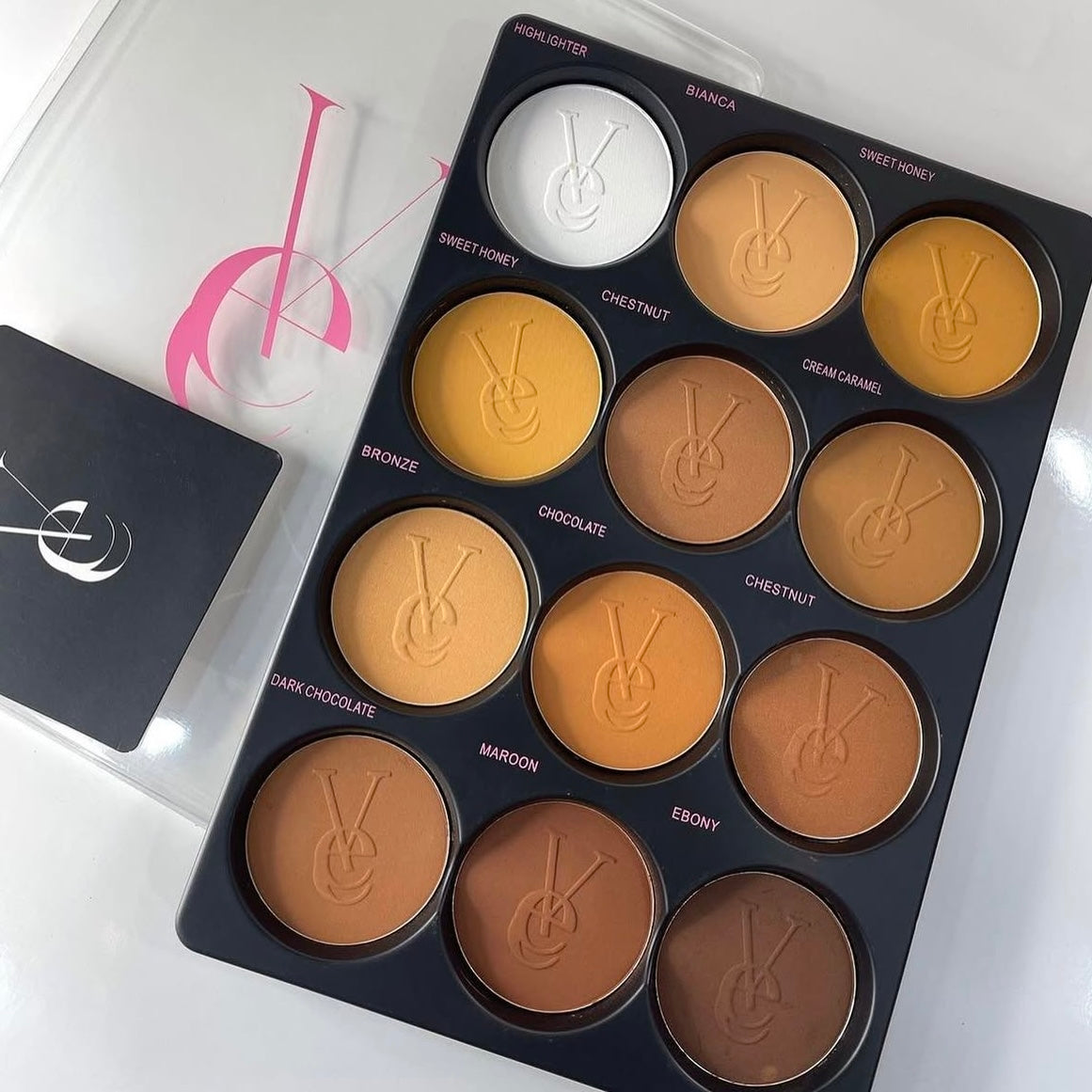 Vee Beauty 12-in-1 Loose Powder Palette