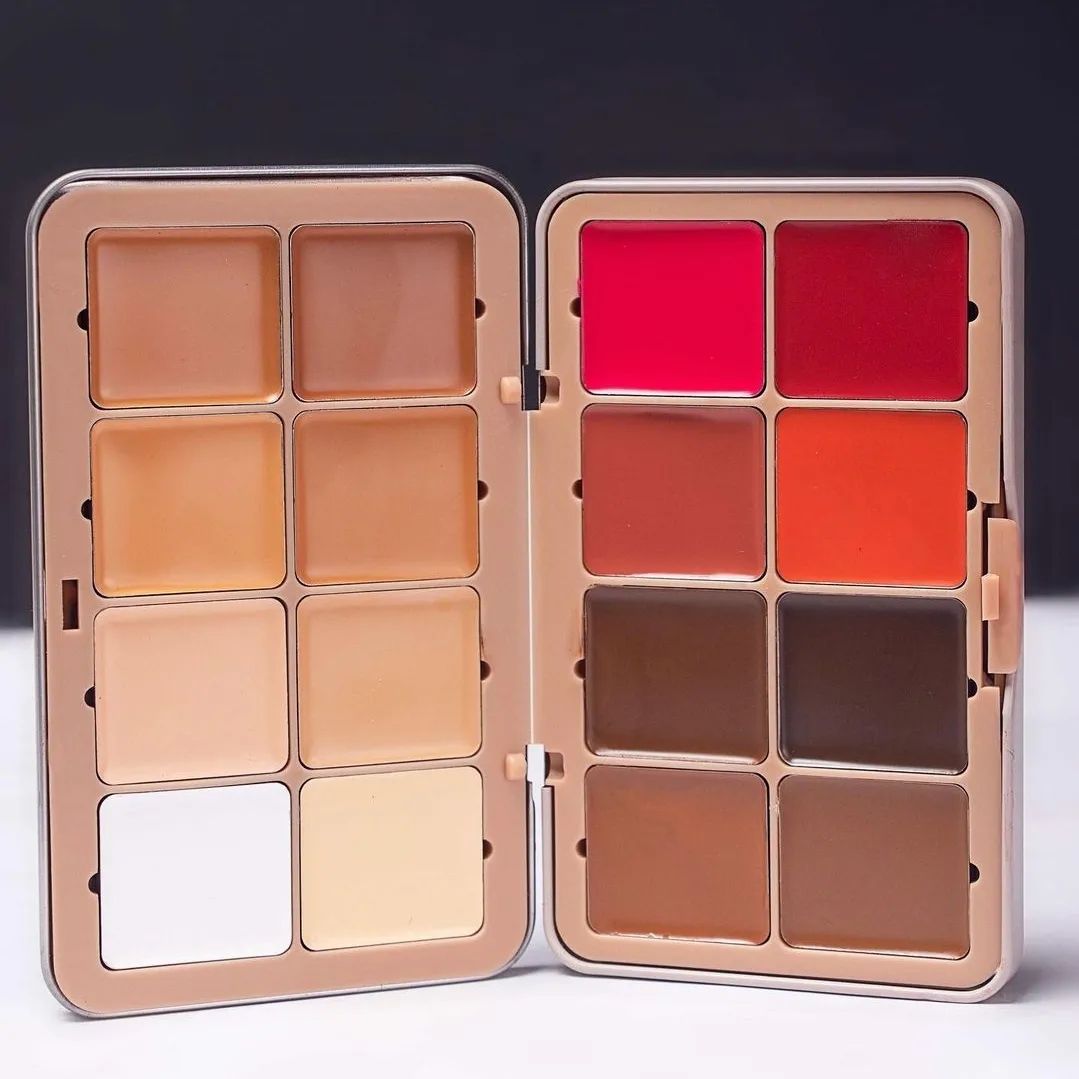 Zikel concealer and blush palette