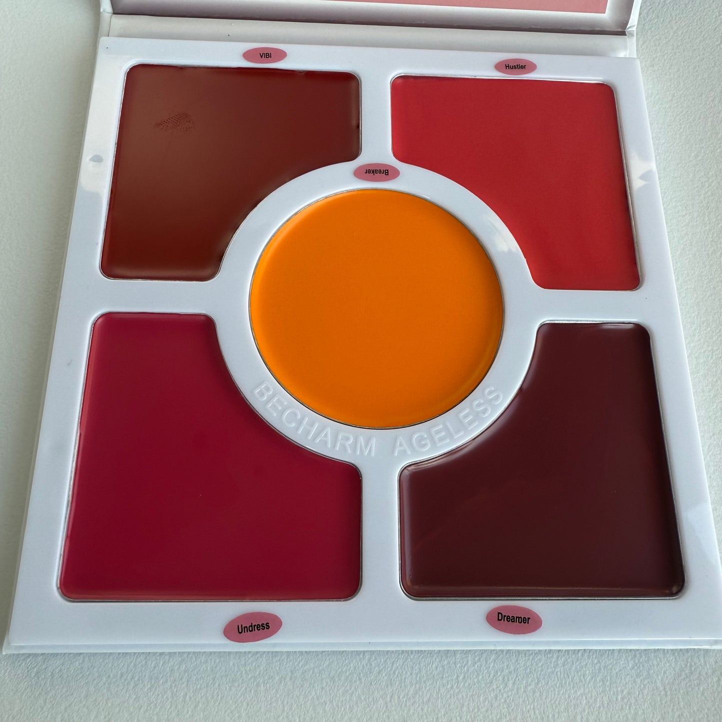 Palette HD Matte Blush “Touch Me”- BECHARM AGELESS