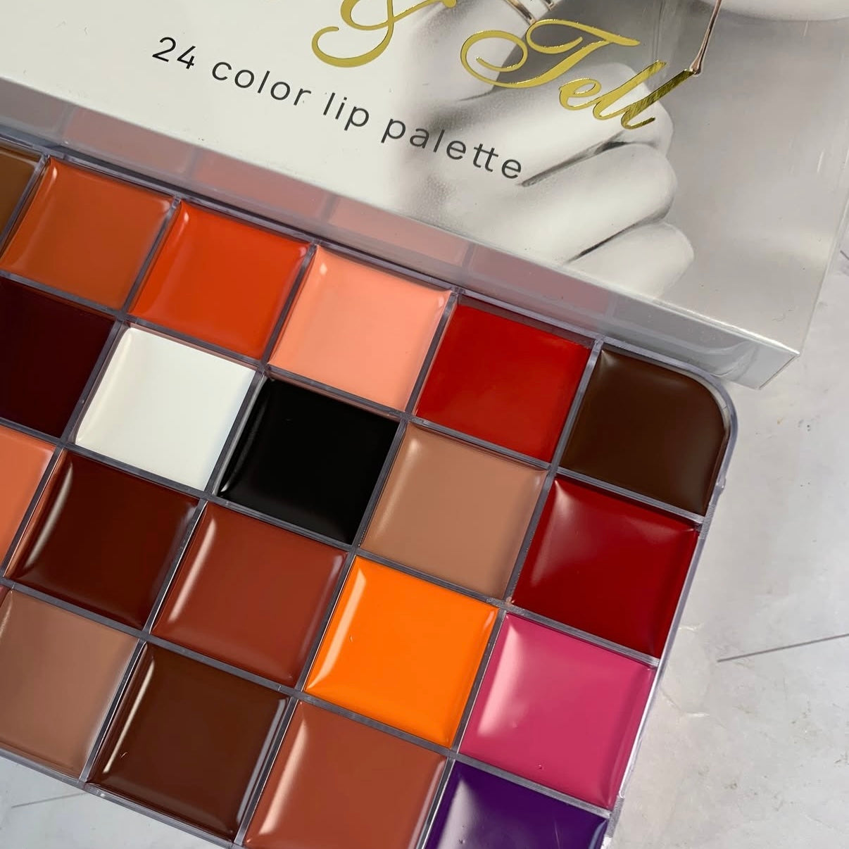 Palette de 24 Rouges à Lèvres Kiss & Tell – Art.makeup