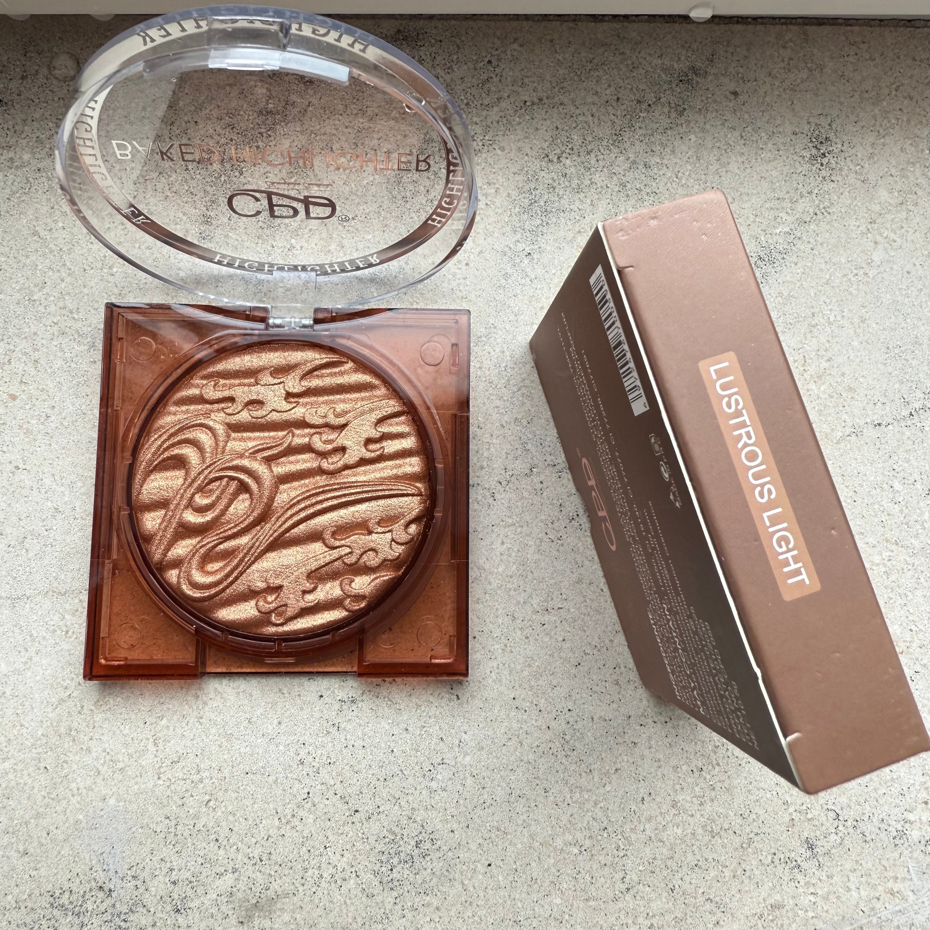 Highlighter CPD – Éclat Sublime pour Peaux Noires et Métissées