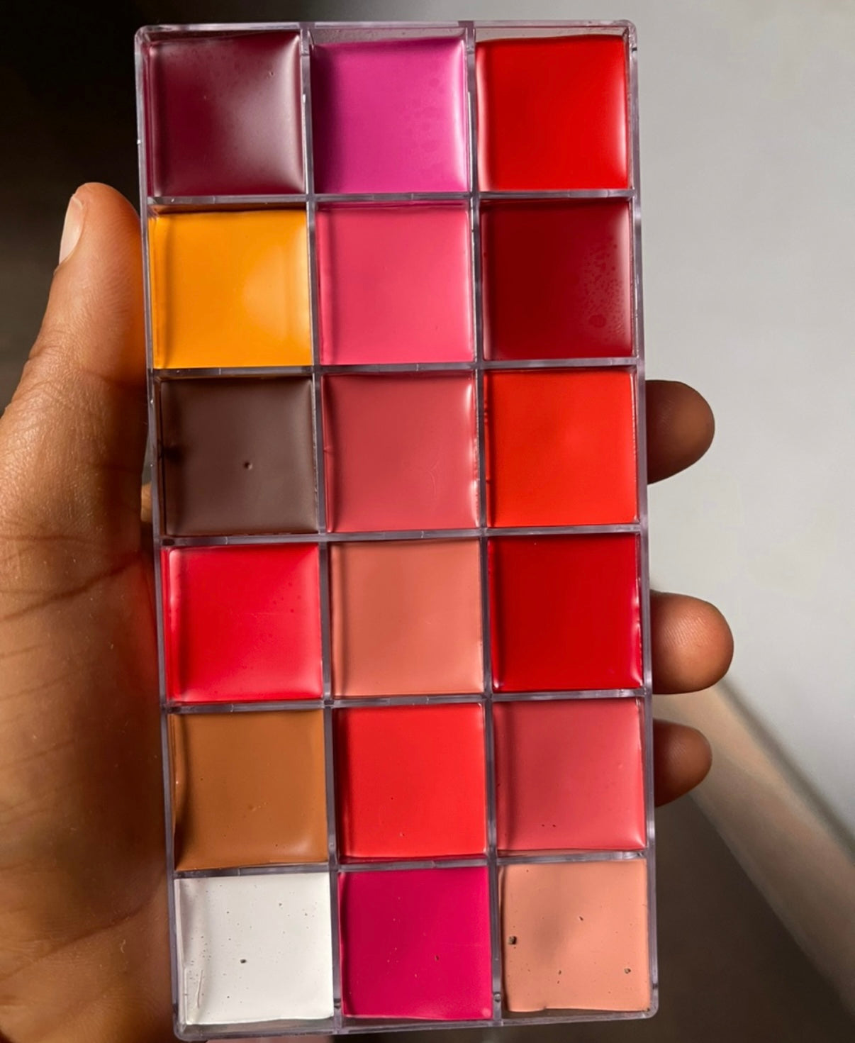 Palette rouge à lèvres 18-en-1 “Creamy Lip Culture- ADVENTURE