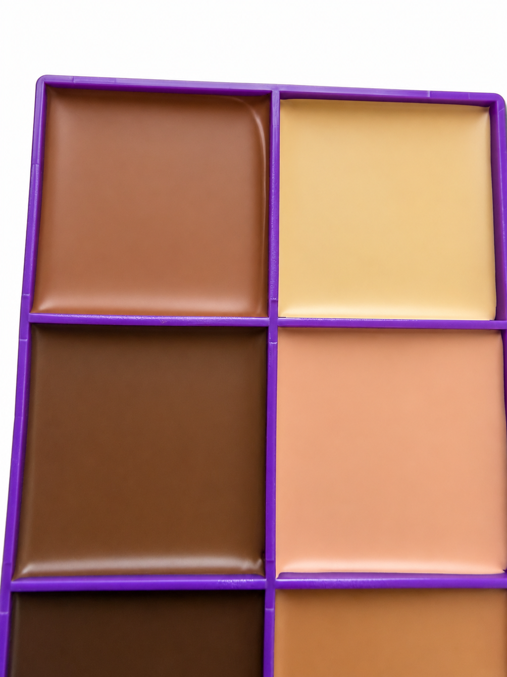 Anticernes et bronzer Issa & Dose x Fred – Palette Drama Queen
