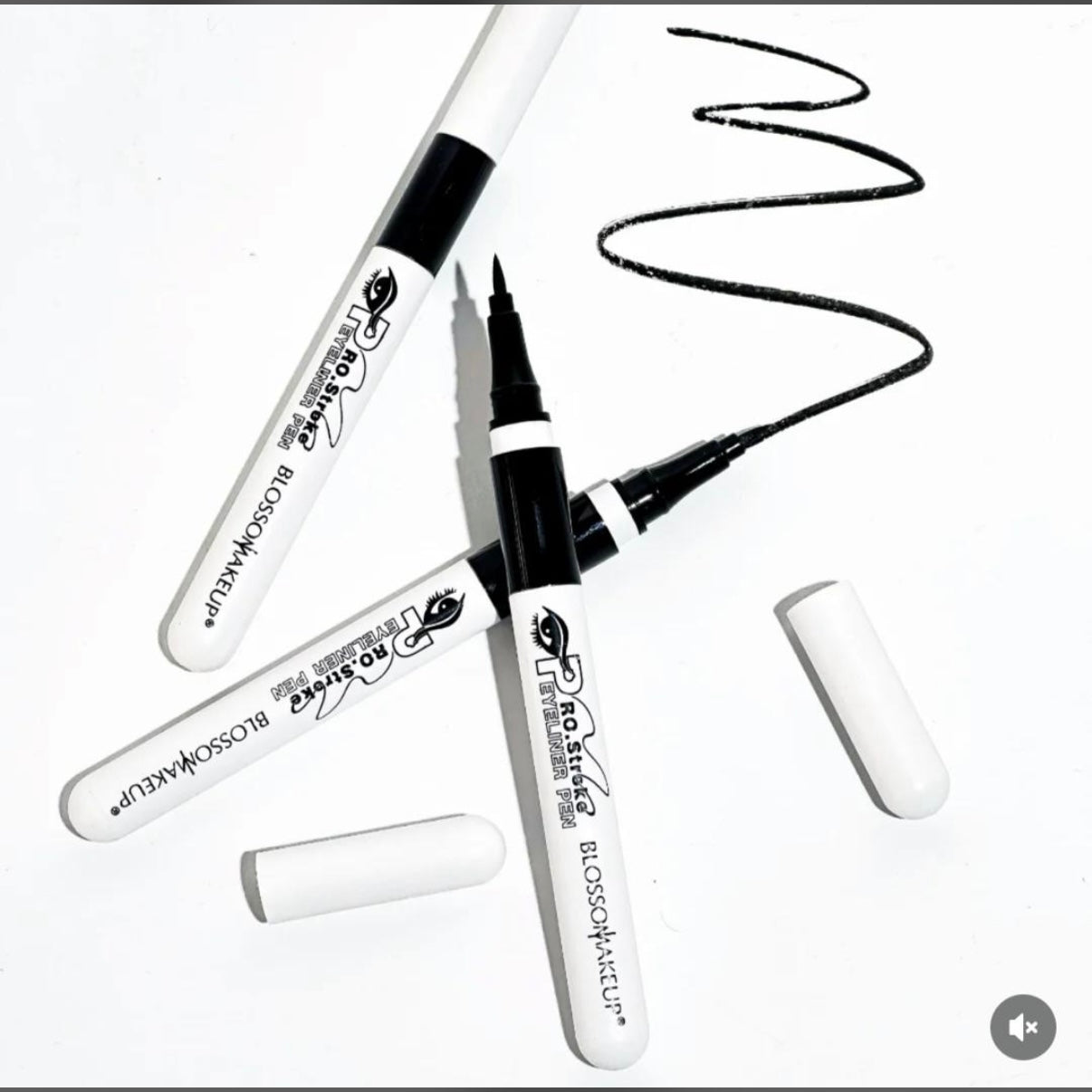 Eyeliner noir feutre précision - Blossomakeup